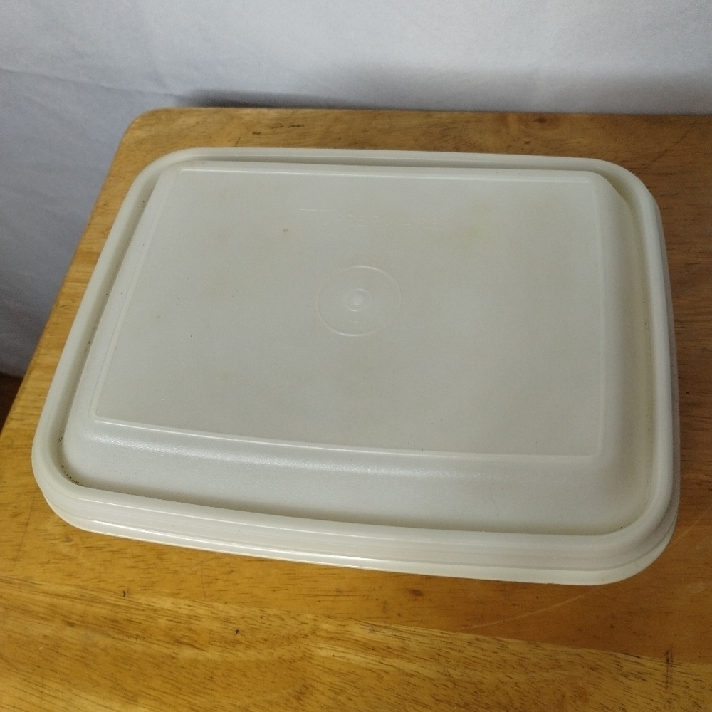 Vintage Tupperware freeze and save ice cream keeper - Picture 2 of 8